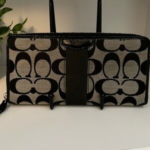 Coach Signature Monogram Black & Gray Long Zipper Wallet, EUC